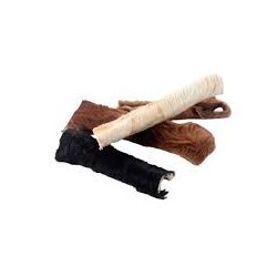 Peau de bœuf naturelle de 15 cm avec poils, séchée et destinée à la mastication du chien.